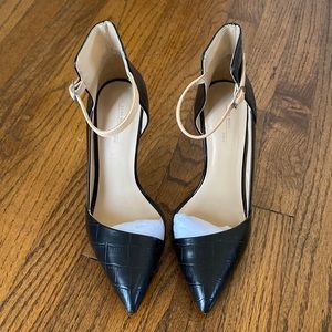 ZARA EMBOSSED LEATHER HEELED PUMPS